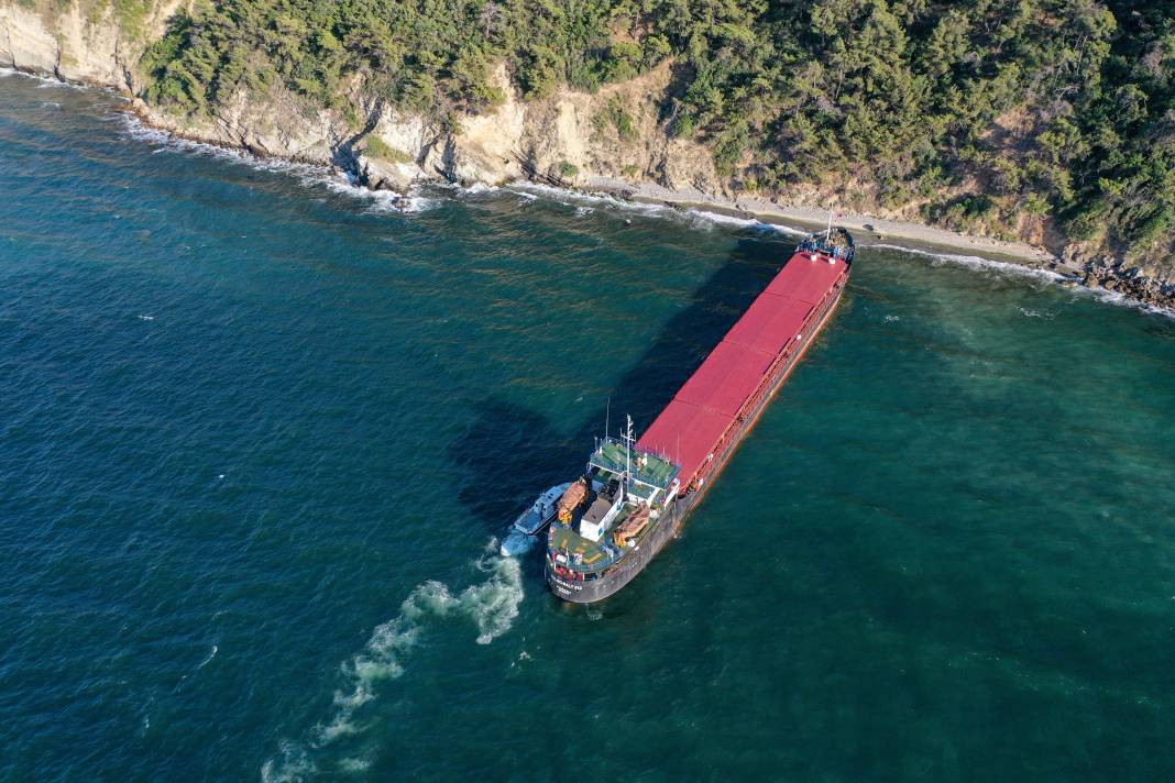 Mudanya'da karaya oturan kargo gemisi kurtarıldı - Resim: 7